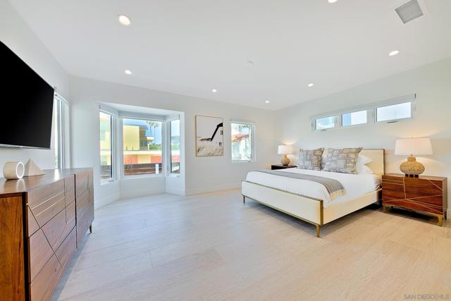 303 Sea Lane, La Jolla CA: https://media.crmls.org/mediaz/742ce80c-443b-4e40-b91f-de9fb7d49c75.jpg