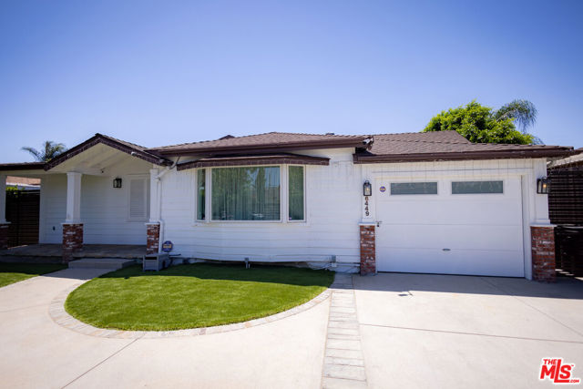 6449 Radford Avenue, North Hollywood CA: https://media.crmls.org/mediaz/742d305a-478c-423a-9e86-5fa32db3d1bb.jpg