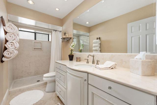 Detail Gallery Image 23 of 40 For 2028 Columbus Way, Vista,  CA 92081 - 2 Beds | 2 Baths