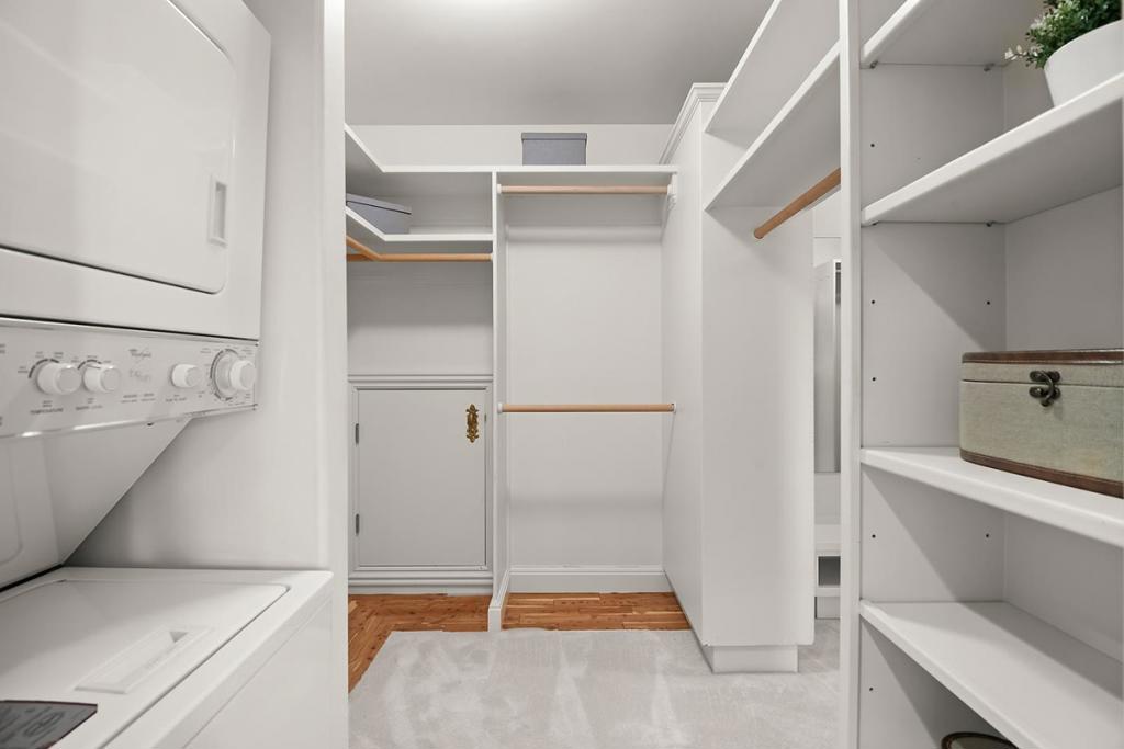 https://media.crmls.org/mediaz/742d6f75-f382-4761-b072-b489971cf969.jpg?preset=X-Large