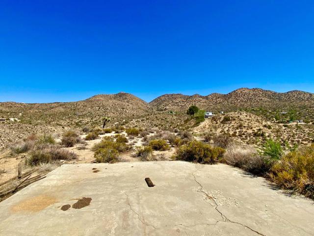120 Benmar Trail, Morongo Valley CA: https://media.crmls.org/mediaz/742df8ab-8485-4edf-a872-b77ff9dbc0a0.jpg