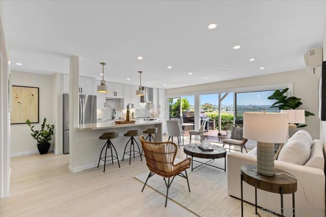 4007 Crown Point Drive, San Diego CA: https://media.crmls.org/mediaz/742e0970-dc59-4864-8425-958e5c7f1ab6.jpg