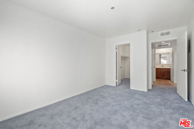 501 Palisades Drive, Pacific Palisades CA: https://media.crmls.org/mediaz/7430c2a0-334b-4972-8cfc-2debc100ccaf.jpg