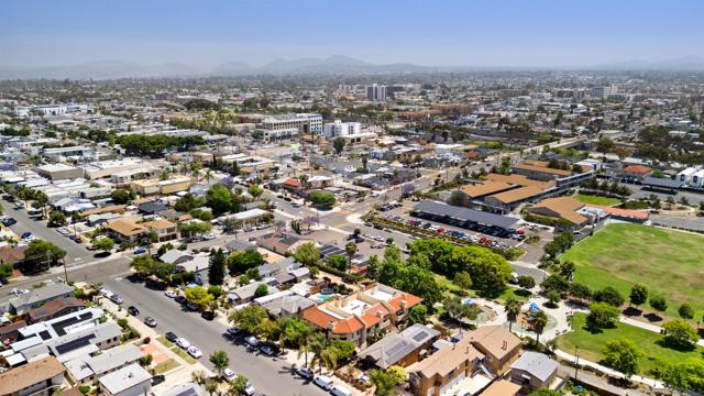 3751 37th St, San Diego CA: https://media.crmls.org/mediaz/7430e47d-529f-4587-9732-e5c0a926c466.jpg