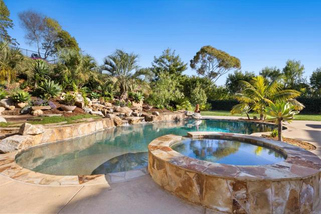 Detail Gallery Image 27 of 38 For 5560 Meadows Del Mar, San Diego,  CA 92130 - 6 Beds | 6/1 Baths