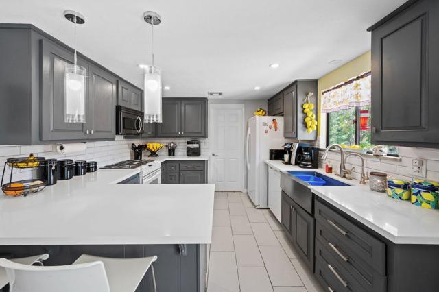 67470 Quijo Road, Cathedral City CA: https://media.crmls.org/mediaz/74314c93-98f0-4b75-b688-7ffa5431f881.jpg
