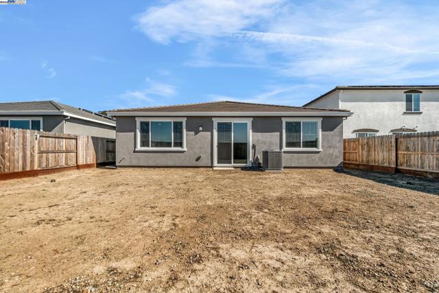 4171 Markovich Ct, Richmond CA: https://media.crmls.org/mediaz/7431793c-7f84-4467-be0d-168d18516e82.jpg