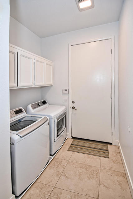 125 Lakeshore Drive, Rancho Mirage CA: https://media.crmls.org/mediaz/743185a0-901d-41f6-8c63-9ed3ef748ae8.jpg