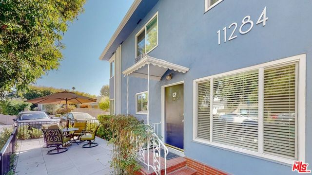 11284 Montana Avenue, Los Angeles CA: https://media.crmls.org/mediaz/7431abfe-1aa3-490d-8fbd-11da500759ec.jpg