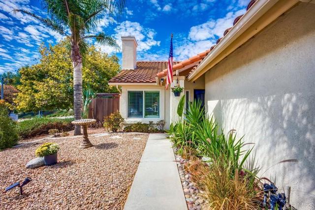 39685 ALMANSA, Murrieta CA: https://media.crmls.org/mediaz/7431e868-d08b-4dcd-8a00-0bf11c429665.jpg