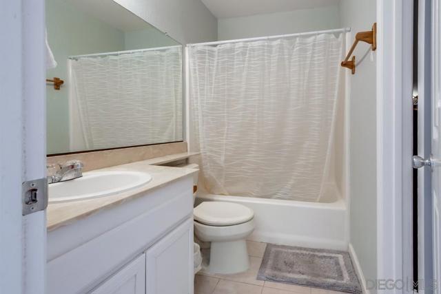 4527 Contour Blvd., San Diego CA: https://media.crmls.org/mediaz/74320551-860a-4fad-ad6a-3aa9ca1d1057.jpg