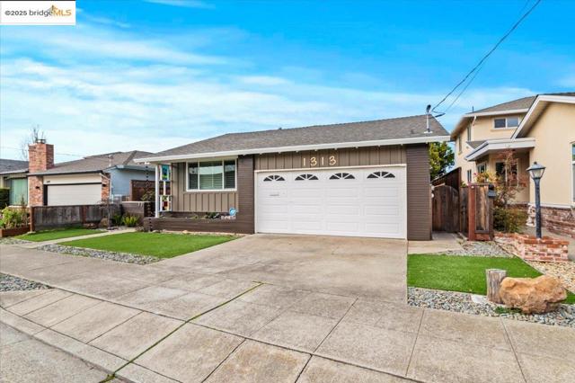 1313 Eastshore Dr, Alameda, California 94501, 3 Bedrooms Bedrooms, ,2 BathroomsBathrooms,Single Family Residence,For Sale,Eastshore Dr,41086493