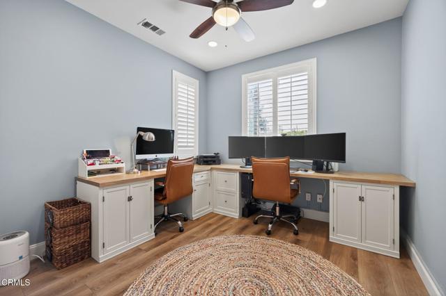 474 Park Cottage Place, Camarillo CA: https://media.crmls.org/mediaz/74328e5e-7256-4cb9-adcf-cf7be5fcbb15.jpg