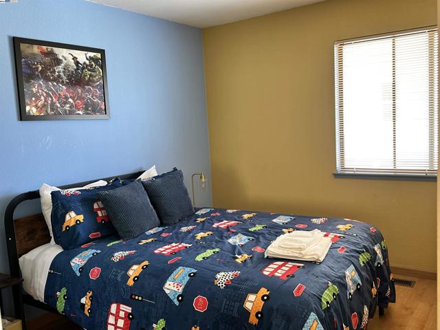 Image 36 of 38 For 293 Saybrook Way
