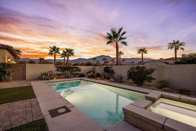 55120 Autumn Valley Court, La Quinta CA: https://media.crmls.org/mediaz/74332813-34dd-464f-8279-e37247b14e74.jpg