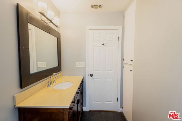 8510 Capistrano Avenue, West Hills CA: https://media.crmls.org/mediaz/7433a0e1-76f0-4004-9792-d6c700840ff8.jpg