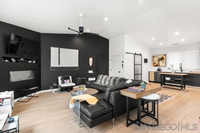 1615 Vista Del Lago, Fallbrook CA: https://media.crmls.org/mediaz/7433e096-1f14-4b3b-bc3e-44ea51710102.jpg