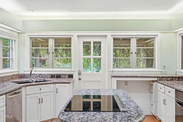 Detail Gallery Image 17 of 71 For 1768 Casa Grande St, Pasadena,  CA 91104 - 3 Beds | 3 Baths