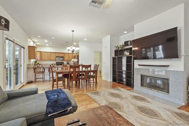 4592 Altadena Ave, San Diego CA: https://media.crmls.org/mediaz/7434c94b-48b7-4e5e-bd7f-cdd94be598c9.jpg