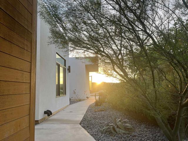 403 Black Canyon Place, Ramona CA: https://media.crmls.org/mediaz/7434d46d-cc73-4671-be02-bf9f18e35fe4.jpg