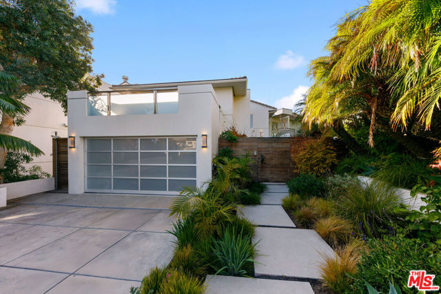 31558 Victoria Point Road, Malibu CA: https://media.crmls.org/mediaz/7434fcb0-aad2-4f16-9d7c-e63fc4b54c86.jpg