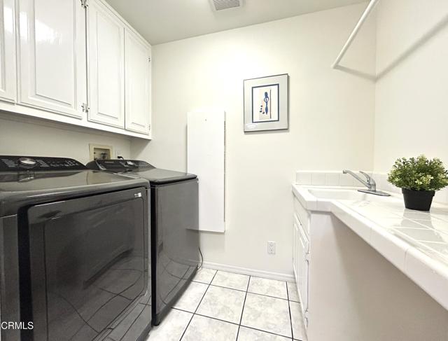 Detail Gallery Image 23 of 30 For 832 Valley Crest St, La Canada Flintridge,  CA 91011 - 5 Beds | 5/1 Baths