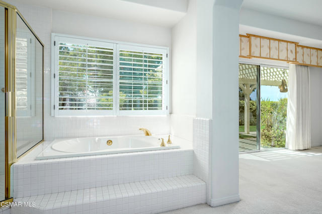3695 Mapleknoll Place, Thousand Oaks CA: https://media.crmls.org/mediaz/7435048c-7783-4ae0-8055-66023293e41c.jpg