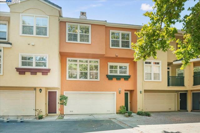 3583 Madison Cmn, Fremont CA: https://media.crmls.org/mediaz/74351ce9-f546-49f9-9601-634415177ffd.jpg