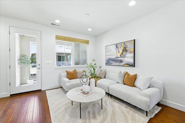 829 Blue Opal Drive, San Jose CA: https://media.crmls.org/mediaz/74355091-e2e8-49b9-8a7a-26d73cb39453.jpg