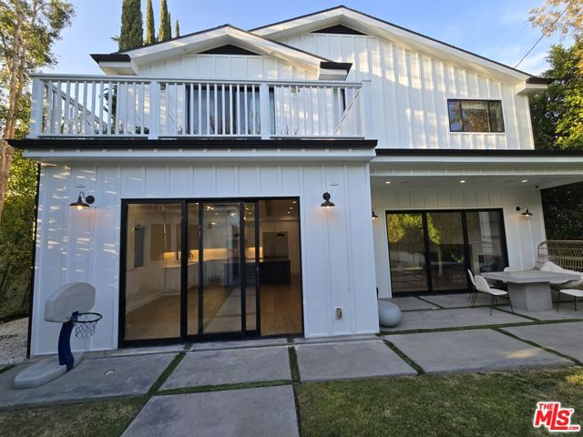 18026 Valley Vista Boulevard, Encino CA: https://media.crmls.org/mediaz/7435ba90-a000-404a-b50a-f300e2f914f1.jpg