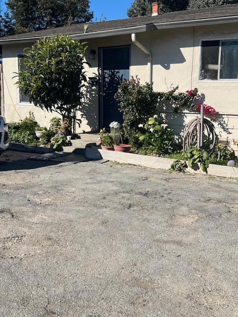75 S Madeira Avenue, Salinas CA: https://media.crmls.org/mediaz/7435dc31-7d22-4184-8edf-f7f4f77c144c.jpg