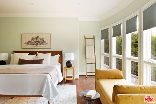 2505 Bowmont Drive, Beverly Hills CA: https://media.crmls.org/mediaz/7436fd02-6c26-4595-8b3f-e18165018ed8.jpg