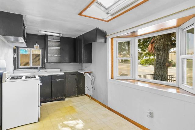 Detail Gallery Image 12 of 62 For 4084 Beyer Blvd, San Ysidro,  CA 92173 - 3 Beds | 3 Baths