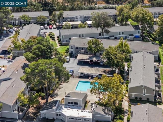 900 Southampton Rd, Benicia CA: https://media.crmls.org/mediaz/74383062-7727-401f-b38f-41cd20d46bc8.jpg