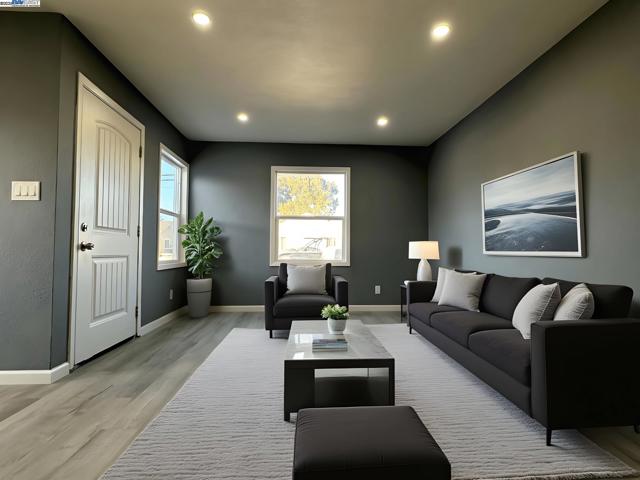 2441 Glenlock St, San Pablo CA: https://media.crmls.org/mediaz/74384f3c-a2d6-475e-b6d4-e885aeaed03d.jpg