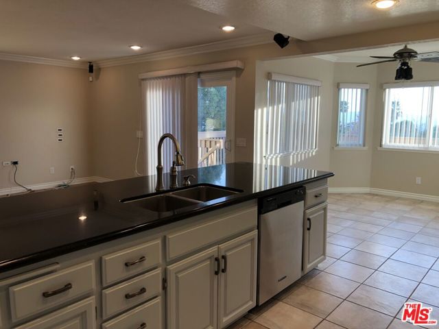 10723 Ridge Canyon Road, Rancho Cucamonga CA: https://media.crmls.org/mediaz/7438b596-e3df-4cfc-9400-91a247c8e40f.jpg