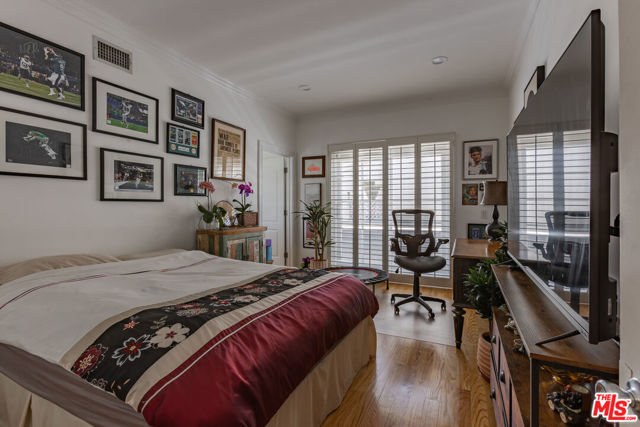 9660 W Olympic Boulevard, Beverly Hills CA: https://media.crmls.org/mediaz/74392db4-9fba-4fe5-87f2-53ad97e85832.jpg
