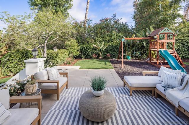 2815 Santa Fe Vista Ct, Encinitas CA: https://media.crmls.org/mediaz/74393df5-a1a0-47c9-bfb3-fde4e1258b5c.jpg
