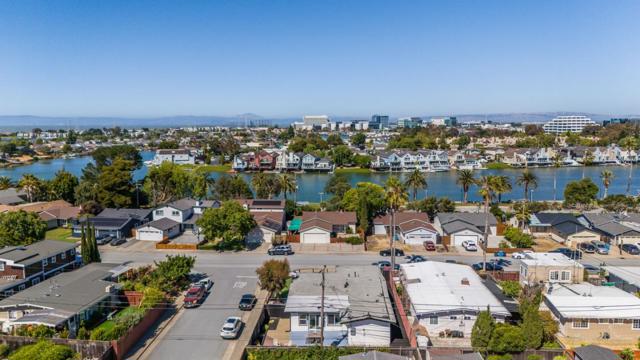 1633 Roberta Drive, San Mateo CA: https://media.crmls.org/mediaz/743998f2-4d8f-47bd-8aad-ad65bea9ec27.jpg