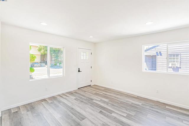 24576 Oneil Ave, Hayward CA: https://media.crmls.org/mediaz/7439d529-71eb-41b2-a7e2-43adc192e98b.jpg