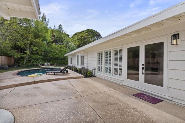 329 San Rafael Avenue, Belvedere CA: https://media.crmls.org/mediaz/743a3f42-e442-4404-9e57-6bc15d353410.jpg