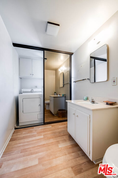 4331 W Sarah Street, Burbank CA: https://media.crmls.org/mediaz/743af3e6-565d-404d-ad3c-6a7c2f417448.jpg