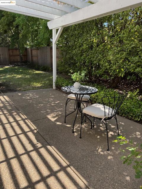 Image 22 of 24 For 453 Brennen Cir