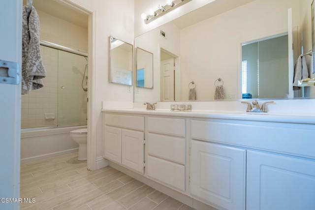 4260 Crabapple Court, Moorpark CA: https://media.crmls.org/mediaz/743bf1bb-a6fd-4189-8a86-b1989ba53626.jpg