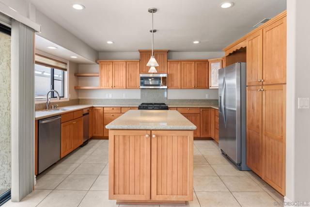 16345 Bassett Ct, Ramona CA: https://media.crmls.org/mediaz/743ccc0e-c8ca-4195-a081-c06dc6d7f430.jpg