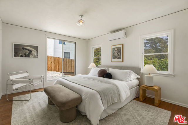 2316 Kenilworth Avenue, Los Angeles CA: https://media.crmls.org/mediaz/743cd033-f172-4c78-8844-341569146790.jpg