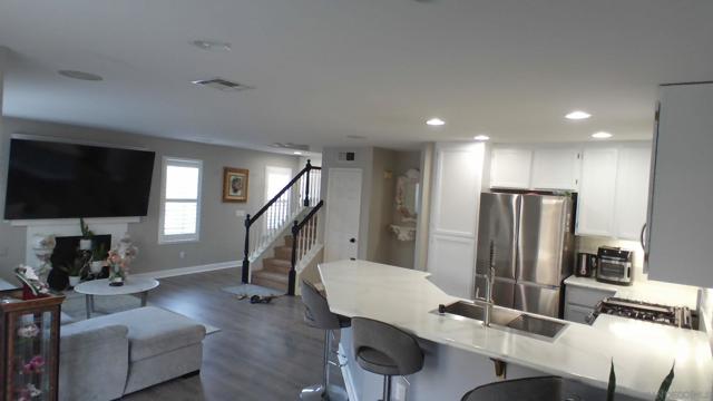 843 Caminito Las Olas, Chula Vista CA: https://media.crmls.org/mediaz/743d3d83-f8e2-4302-be9f-2216351af66b.jpg