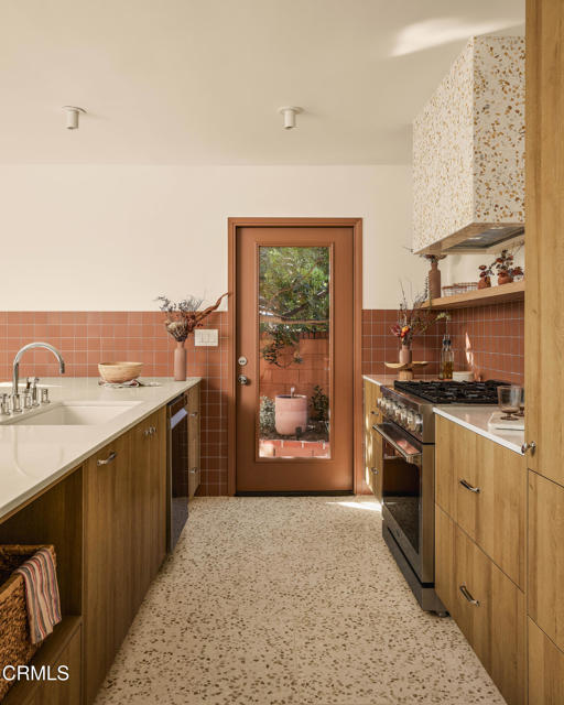 Detail Gallery Image 7 of 35 For 6002 Springvale Dr, Los Angeles,  CA 90042 - 3 Beds | 2 Baths