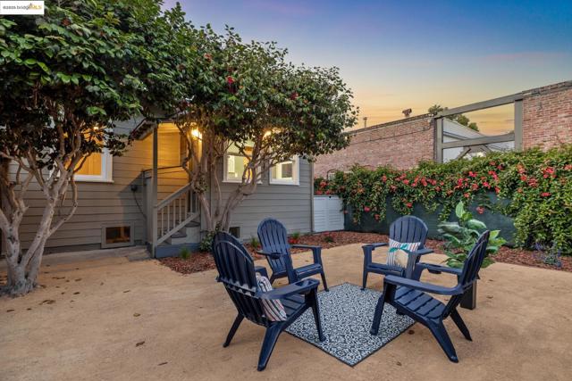 1092 Dwight Way, Berkeley CA: https://media.crmls.org/mediaz/743d6278-09d5-4eb7-8d01-3f6650b7ef33.jpg