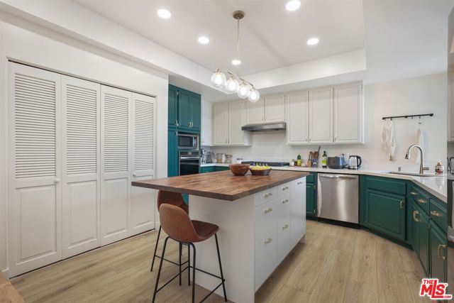 10336 Almayo Avenue, Los Angeles CA: https://media.crmls.org/mediaz/743d97c7-7f1b-4b89-8ad2-8f04b09ad33a.jpg